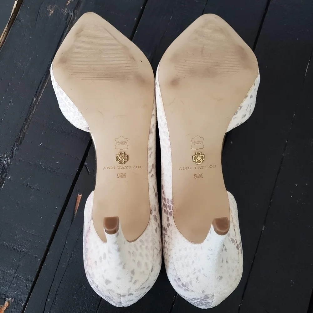 Ann Taylor Women's 9.5 Snakeskin Suede Pointed Toe Heels Beige Grey Cutout